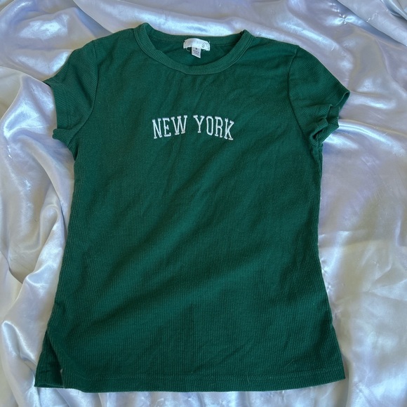 ♡ mini t ♡ - Picture 1 of 3